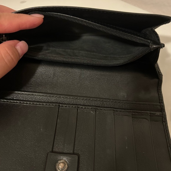 Guccissima GG logo leather long bifold wallet - Picture 6 of 15
